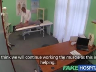 Fakehospital ซ่อนเร้น cameras จับ หญิง ผู้ป่วย การใช้