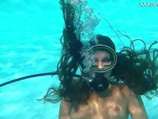 Nora shmandora debaixo de água dildo ação, adulto filme 0f