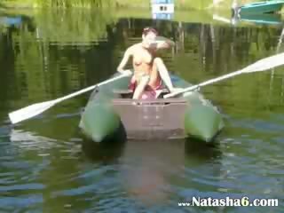 Amateur frans natasha in de boot