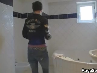 Drsné jebanie po sprcha
