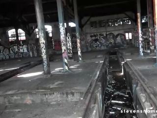 O alır kemikli tarafından jason içinde bir abandoned railway alan! stevenshame.dating erişkin film gösterileri