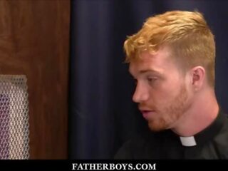 Minet catholic garçon ryland kingsley baisée par rousse prêtre dacotah rouge pendant confession