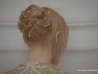 佛罗伦萨 bellamy 裸体 - 不道德 故事 (1974)