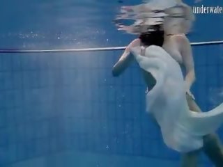 พิเศษ เช็ค วัยรุ่น ขนดก หี ใน the สระว่ายน้ำ: ฟรี เอชดี โป๊ 1d