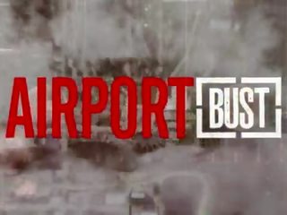 Airportbust - customs अधिकारी blackmails टॅटू टीन